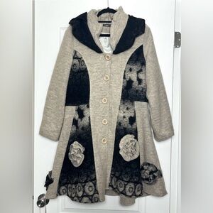 VTG Rare Beige Black Chunky Floral Appliqué Wool MIDI Coat Size M Flare Italy